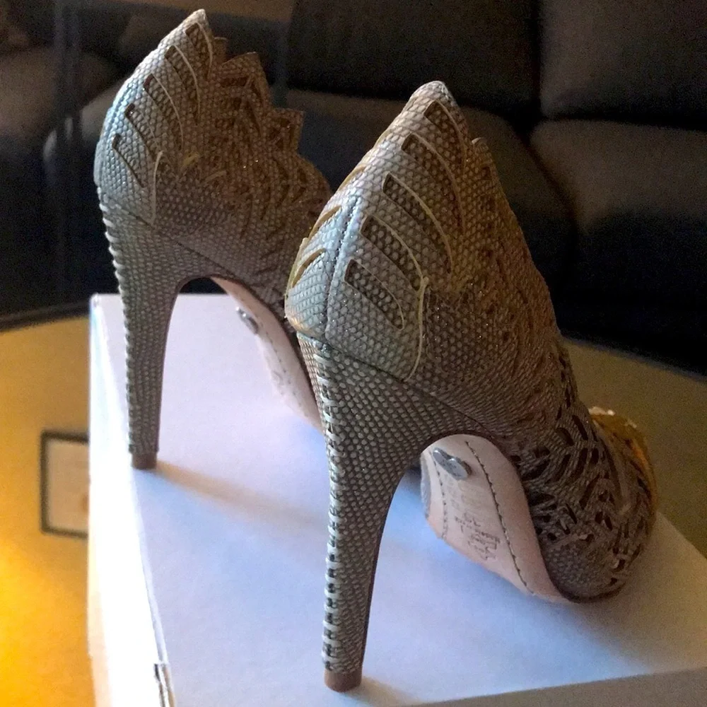 Alice + Olivia Dina-Floral Lizard-Print Cutout Pump